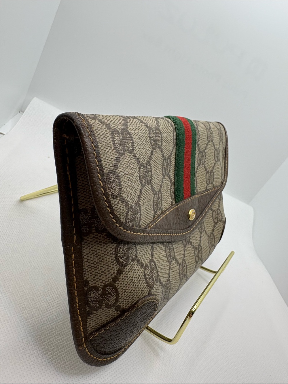 Gucci Beige/Brown GG Canvas Clutch with Green & Red Web Stripe - Picture 2 of 12